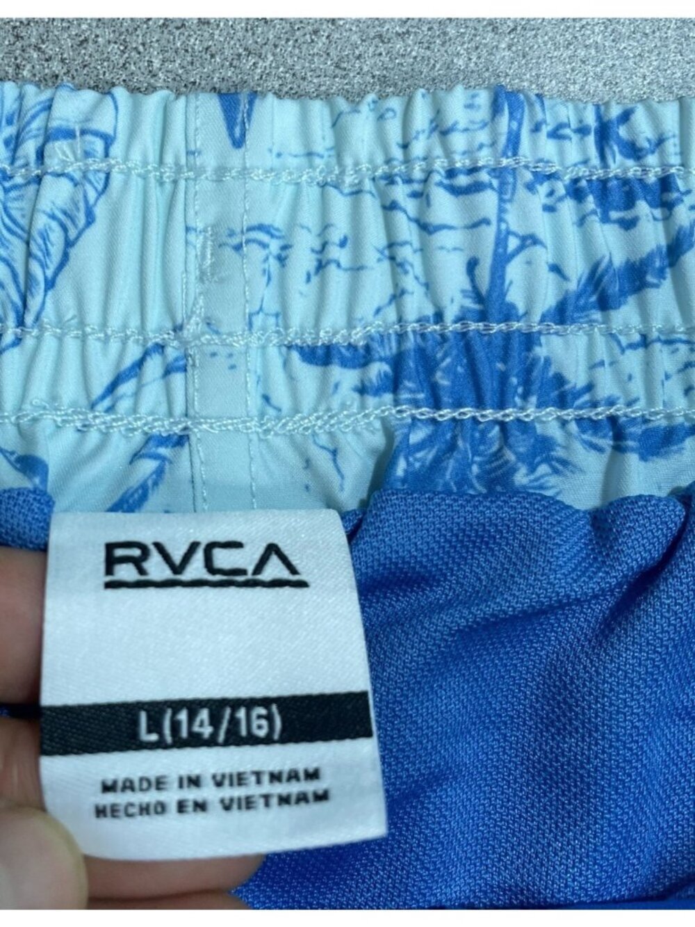 NWOT RVCA Boys L 14/16 Swim Trunks Blue Shark Print Elastic Waist - Picture 5 of 8